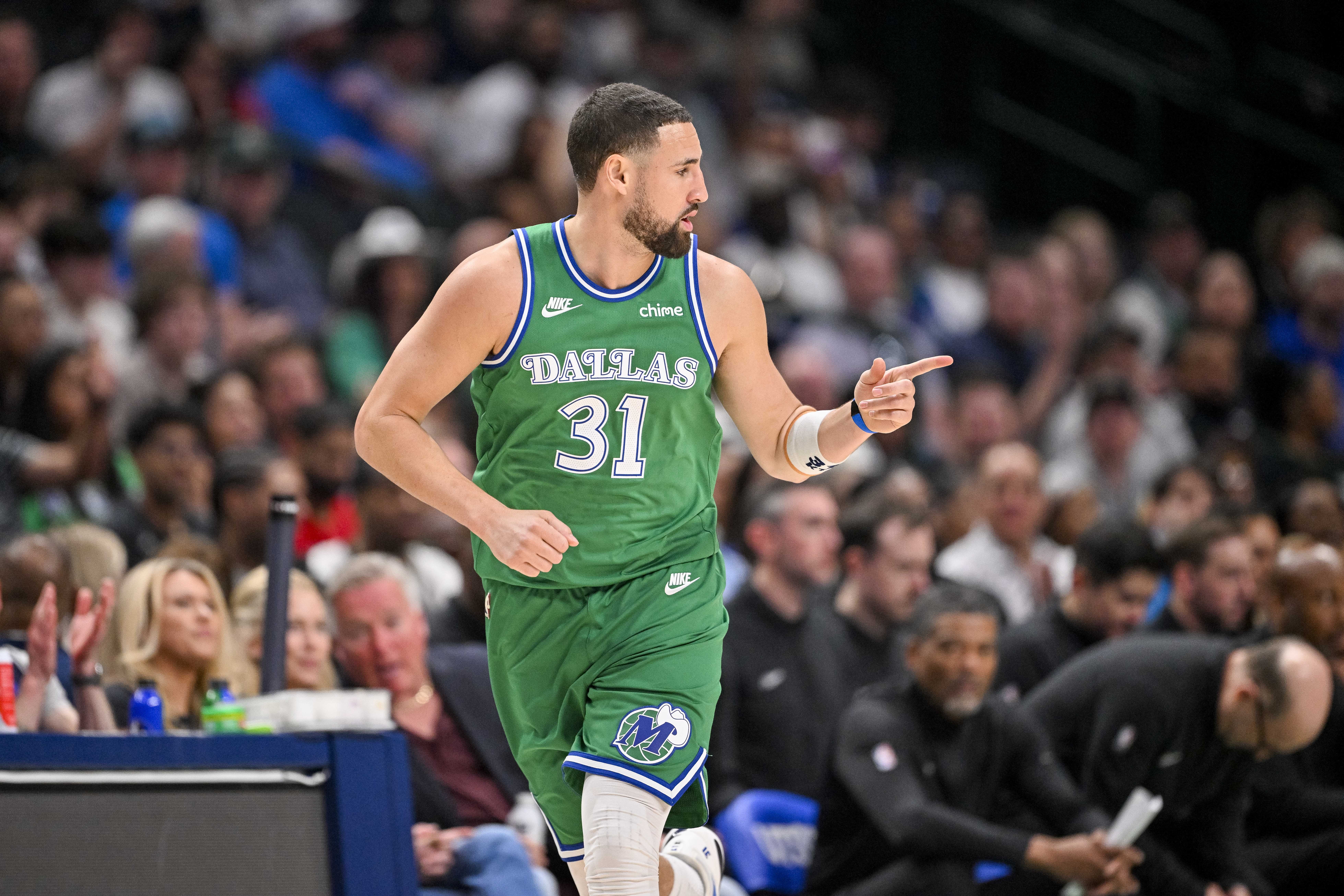 开云娱乐-开场就有发挥!克莱首节5中3&三分4中2 独得8分助队追分